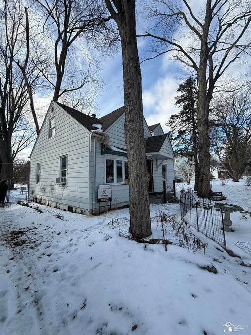 10484 Quirk Rd, Van Buren Township, MI, 48111-1245 | Card Image