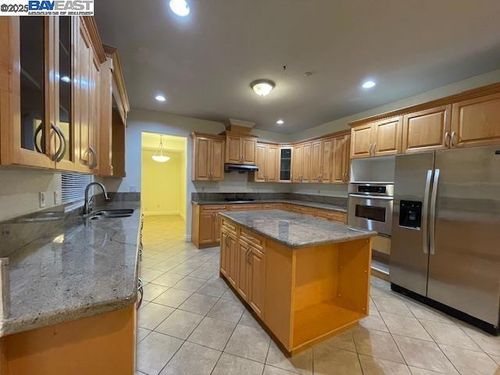 108 Lund Ave, Hayward, CA, 94544-2800 | Card Image