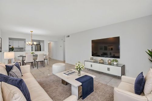 302-2821 Somerset Dr, Lauderdale Lakes, FL, 33311-1907 | Card Image