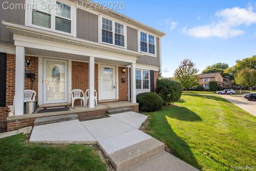 68-36614 Park Place Dr, Sterling Heights, MI, 48310-4223 | Card Image