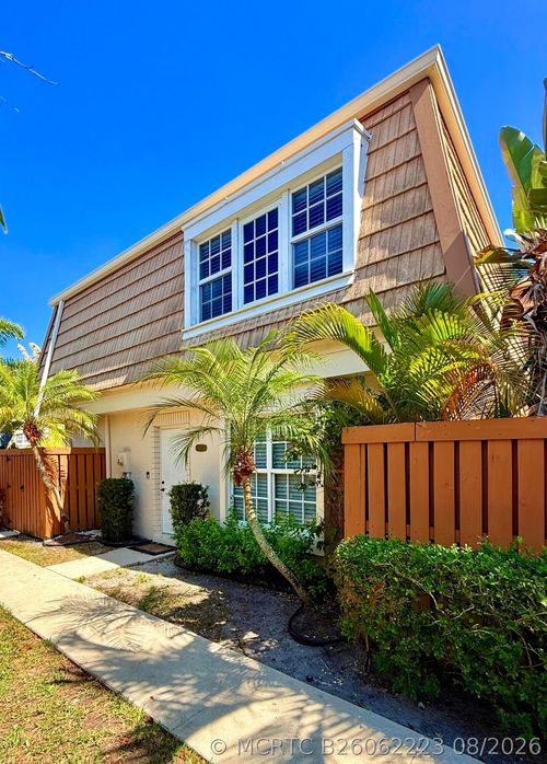 11584 Winchester Dr, Palm Beach Gardens, FL, 33410-2648 | Card Image