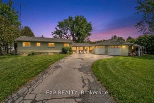 561 Duclos Point Rd, Pefferlaw, ON, L0E1N0 | Card Image