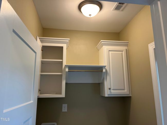 Laundry Room | Image 12