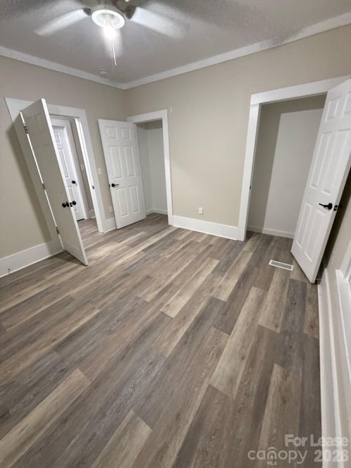 709 E Front St, Statesville, NC, 28677-5914 | Card Image