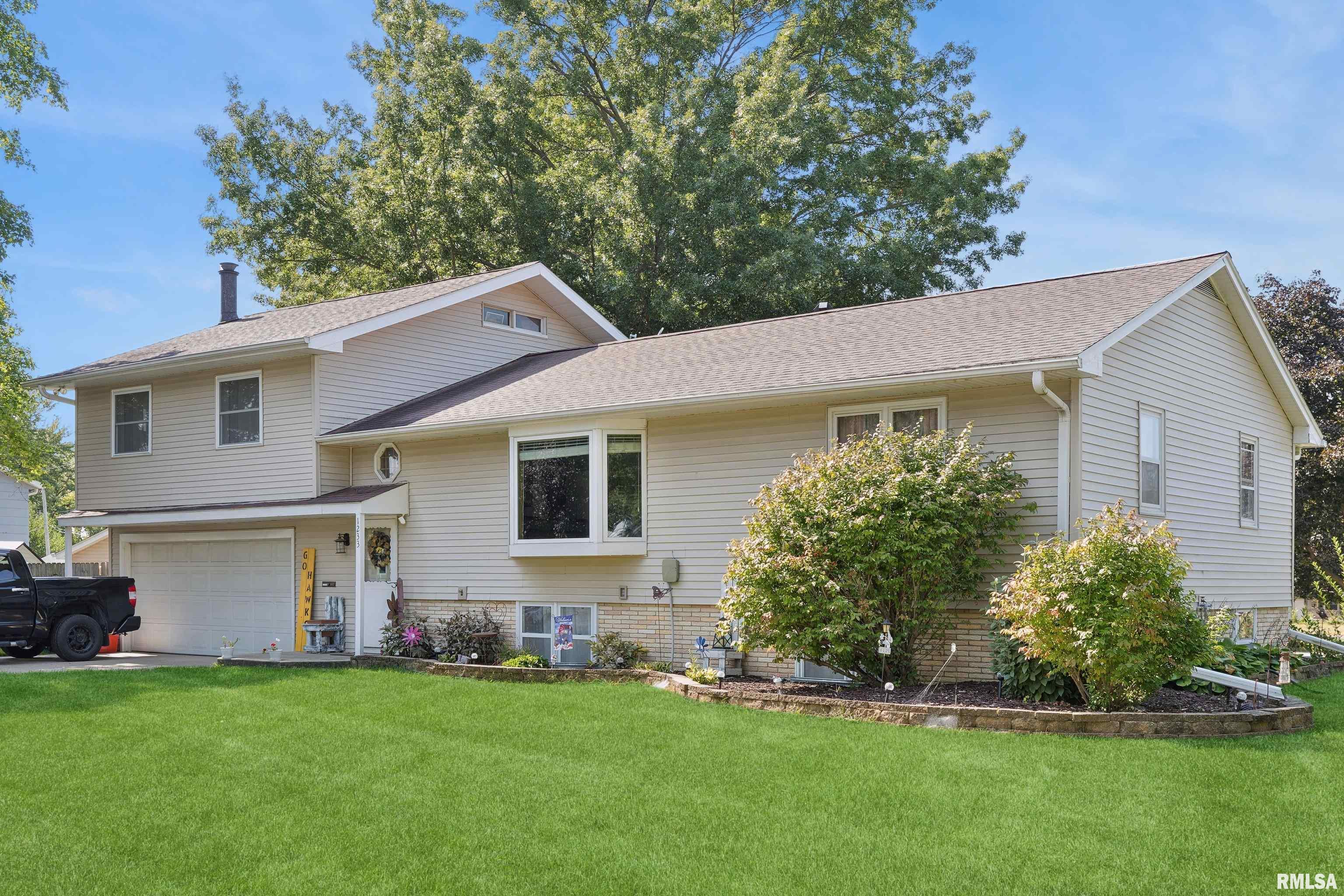 11th Ave, DE Witt, IA 52742