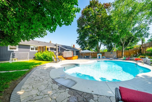 54 Mitchell Ave, House other with 5 bedrooms, 3 bathrooms and 4 parking in Whitby ON | Image 33
