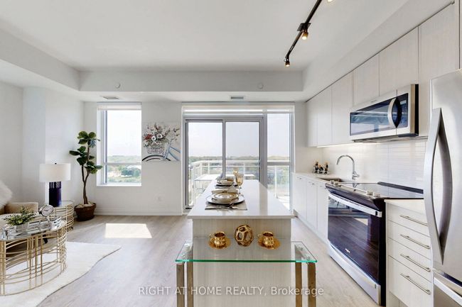 1012 - 286 Main St, Condo with 2 bedrooms, 2 bathrooms and null parking in Toronto ON | Image 10