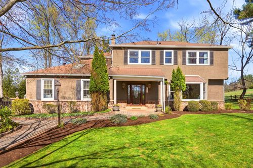 916 General Howe Dr, WEST CHESTER, PA, 19382-7106 | Card Image