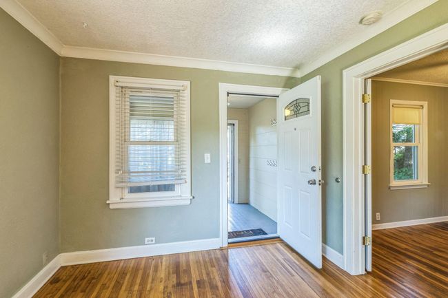 12_2915_Fillmore_St_NE_Minneapolis_MN_55418_USA-Foyer-HT8A9536.jpg | Image 5