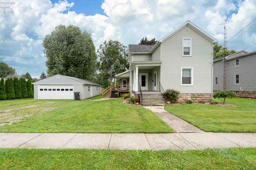 2119 Lake St, Fremont, OH, 43420-1514 | Card Image
