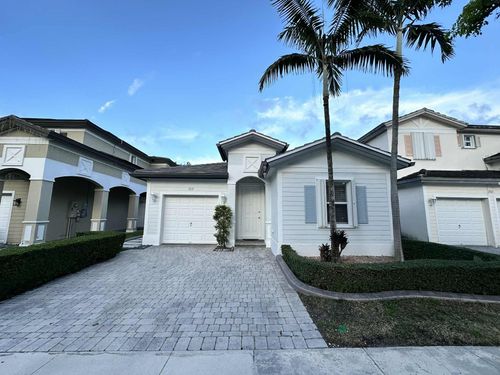 215 Ne 36th Ter, Homestead, FL, 33033-7104 | Card Image