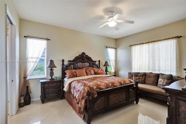 APT-501 - 3500 Oaks Clubhouse Dr, Condo with 3 bedrooms, 2 bathrooms and null parking in Pompano Beach FL | Image 51