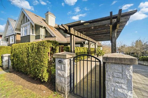 2420 Sasamat St, Vancouver, BC, V6R4S8 | Card Image