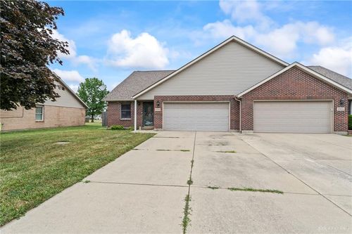 2930 Delaware Cir, Piqua, OH, 45356-8246 | Card Image