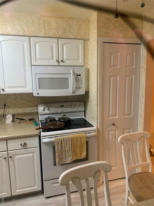 apt-12b-30789 Shiawassee Rd, Farmington, MI, 48336-4372 | Card Image