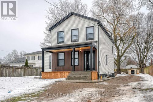 241 Charles St W, Ingersoll, ON, N5C2M5 | Card Image