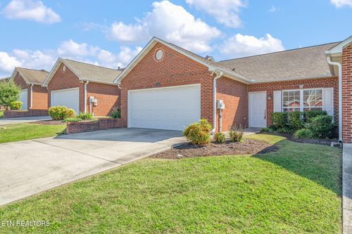 7400 Long Shot Ln, Knoxville, TN, 37918-1024 | Card Image