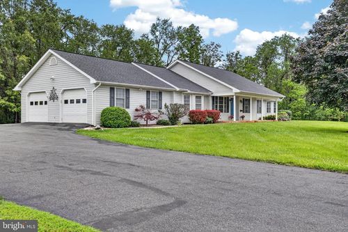 28 Fravel Ct, Woodstock, VA, 22664-3952 | Card Image