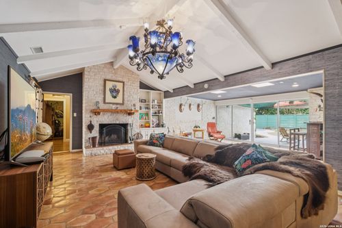 210 Chattington Ct, Castle Hills, TX, 78213-2611 | Card Image