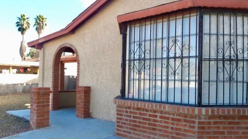 4351 Chafer Dr, Las Vegas, NV, 89121-4616 | Card Image