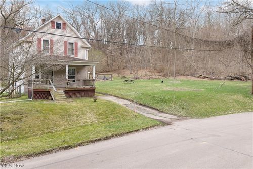 462 Hickory St, Akron, OH, 44303-2210 | Card Image