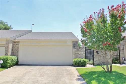 3319 Bristol Rd, Fort Worth, TX, 76107-1857 | Card Image