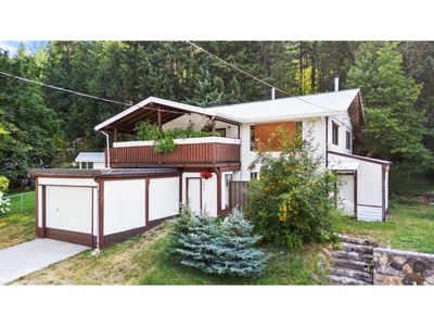 1412 Campbell Ave, House other with 4 bedrooms, 2 bathrooms and null parking in Riondel BC | Image 1