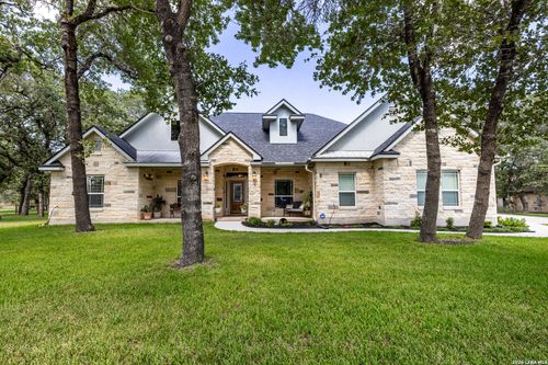 128 Chuckwagon Dr, La Vernia, TX, 78121-5692 | Card Image