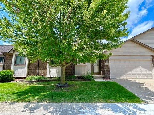 63-20557 Longwood Dr, Clinton Township, MI, 48038-4422 | Card Image