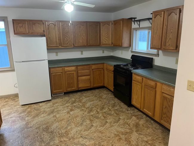 331 S West St, House other with 3 bedrooms, 2 bathrooms and null parking in NESHKORO WI | Image 6