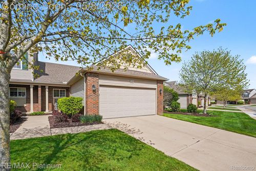 197 Newberry Ln, Howell, MI, 48843-9567 | Card Image