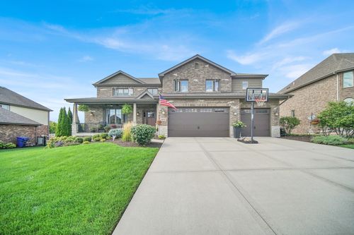 8679 Cullen Dr, Frankfort, IL, 60423-8991 | Card Image