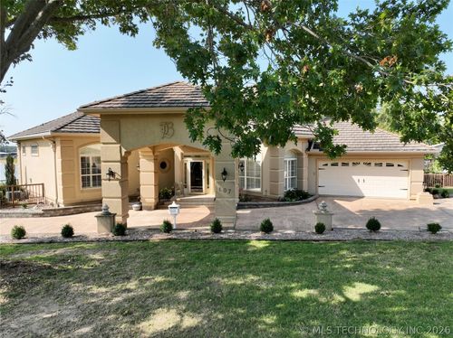 107 N J St, Eufaula, OK, 74432-2048 | Card Image