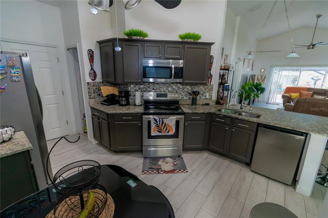 2822 Moultrie Creek Dr, House other with 3 bedrooms, 2 bathrooms and null parking in KISSIMMEE FL | Image 9