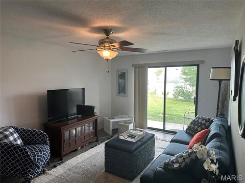 b-1620 Summergate Pkwy, Saint Peters, MO, 63303-6387 | Card Image