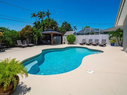 760 100th Ave, Naples, FL, 34108-2240 | Card Image