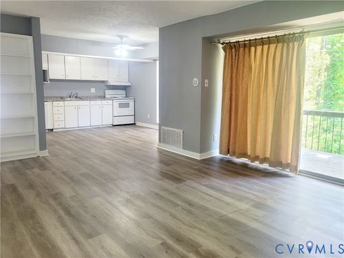c-5204 Castlewood Rd, North Chesterfield, VA, 23234-6742 | Card Image
