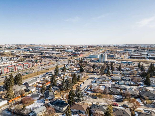 4719 Greenview Drive Ne, Home with 3 bedrooms, 2 bathrooms and 3 parking in Calgary AB | Image 40