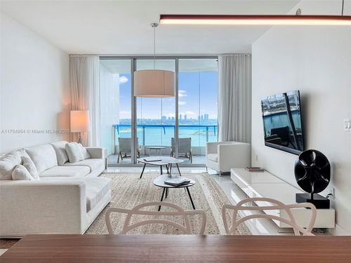 apt-2302-900 Biscayne Blvd, Miami, FL, 33132-1564 | Card Image
