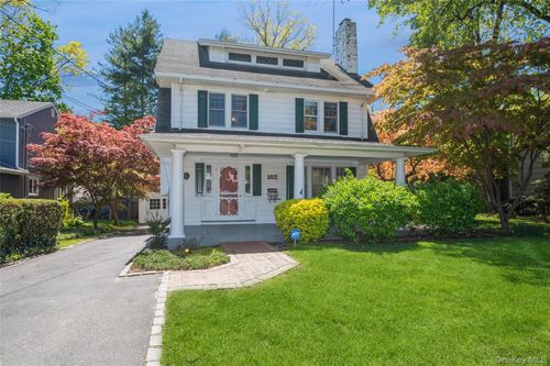 102 Reid Ave, Port Washington, NY, 11050-3530 | Card Image