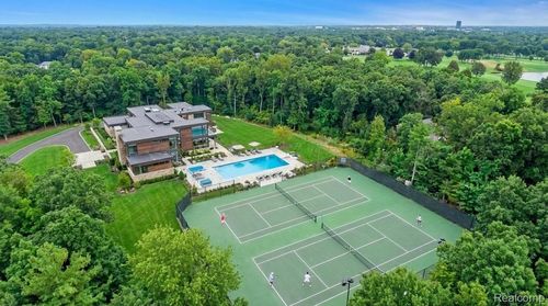 32500 Rockridge Ln, Farmington Hills, MI, 48334-1850 | Card Image