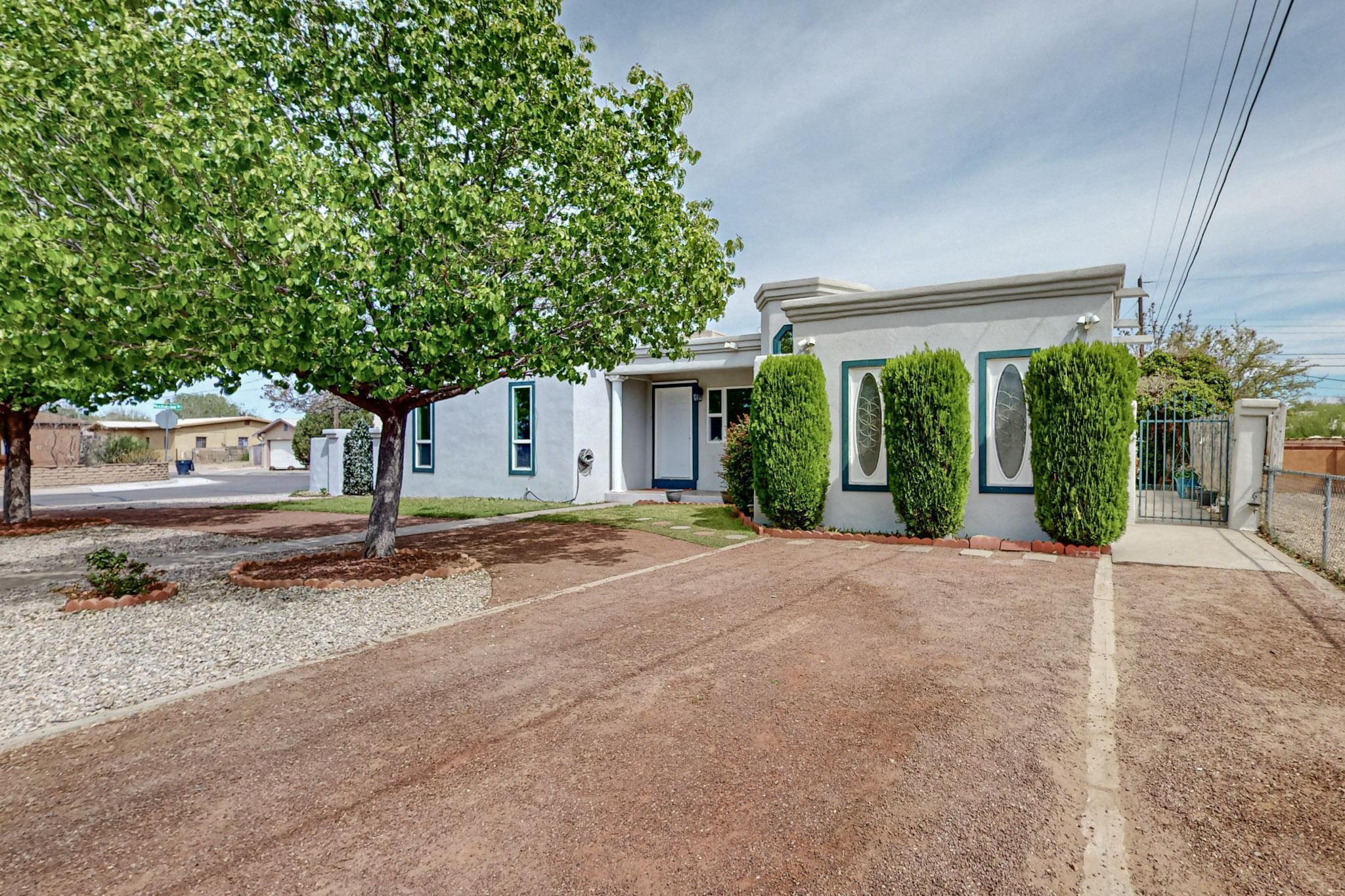 Milton Ct, Albuquerque, NM 87104