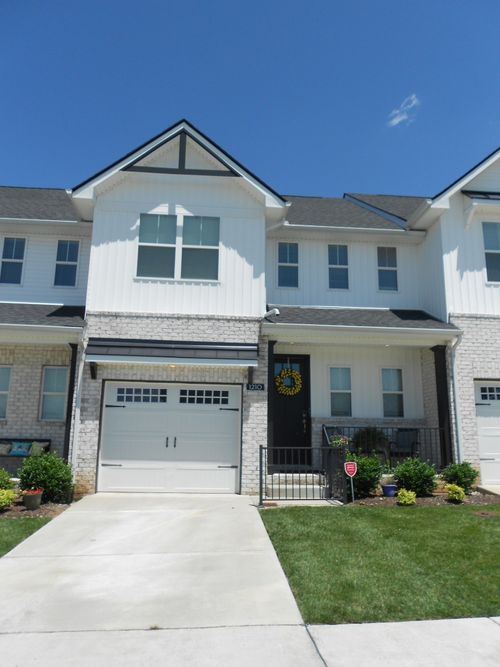 1210 Hayloft Pl, Gallatin, TN, 37066-2264 | Card Image
