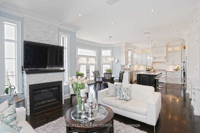 2 Highland Hill, House other with 6 bedrooms, 5 bathrooms and 4 parking in North York ON | Image 7