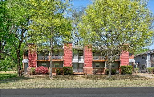 b-605 W Benton St, Siloam Springs, AR, 72761-2624 | Card Image