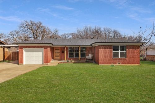 860 Lee Dr, Bedford, TX, 76022-7311 | Card Image