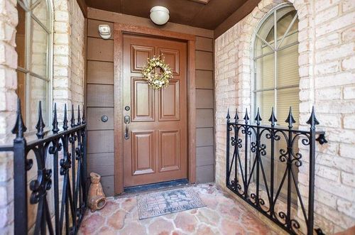9719 Lawngate Dr, Houston, TX, 77080-1233 | Card Image
