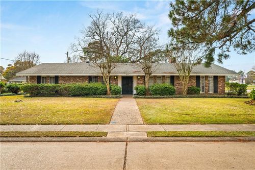 202 Sweetbriar Dr, Alexandria, LA, 71303-3332 | Card Image