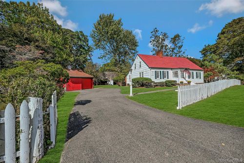 147 N Country Rd, Mount Sinai, NY, 11766-1506 | Card Image