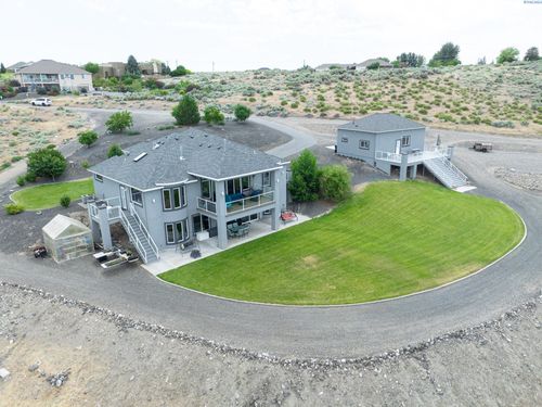 5880 S 58th Ave, West Richland, WA, 99353 | Card Image